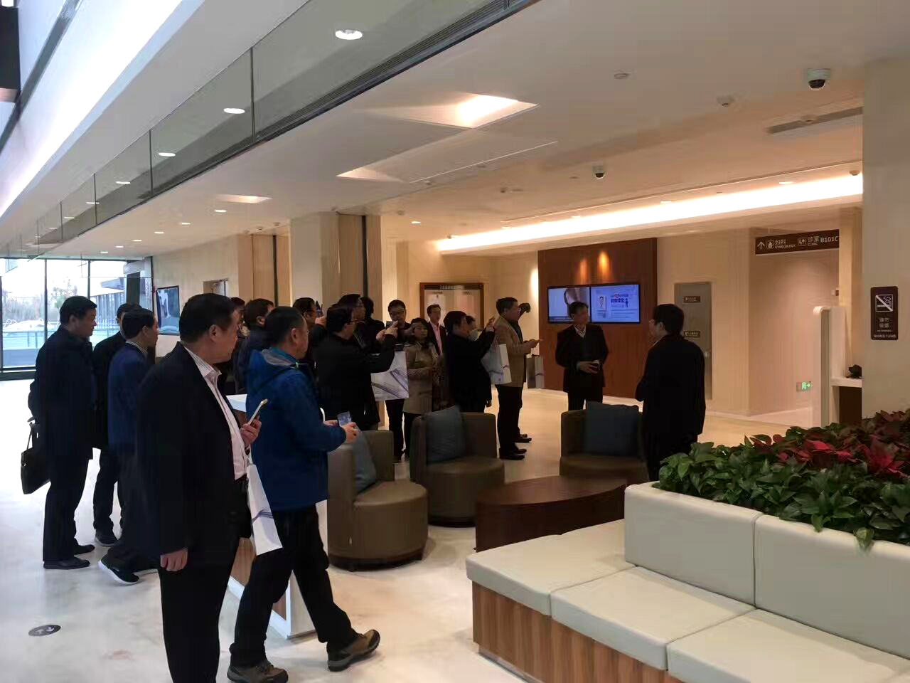 立足市場(chǎng)，醫(yī)院病房門(mén)需以產(chǎn)品質(zhì)量為核心來(lái)發(fā)展企業(yè)