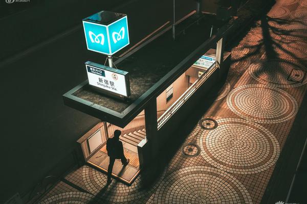 晨起聽風(fēng)(現(xiàn)代父子)