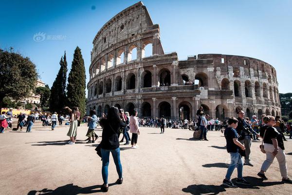 共享插座by金銀花露講的是什么故事