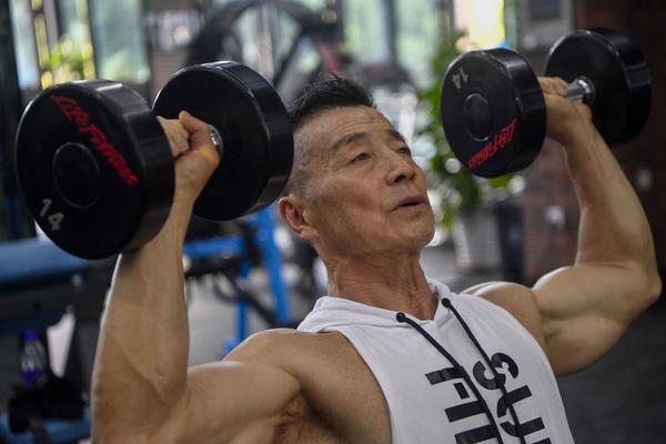 《等你說愛我冰山總裁》