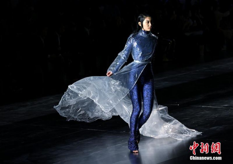 《少女森林》美國