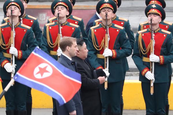 穿越進(jìn)自己寫(xiě)的po里反攻