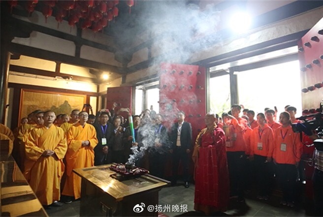 《針鋒相對》 作者:鏡子 1v1