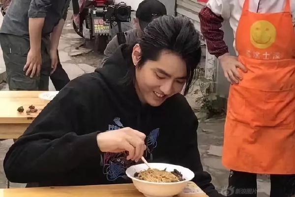 應(yīng)聘電競(jìng)助理小說(shuō)1v5