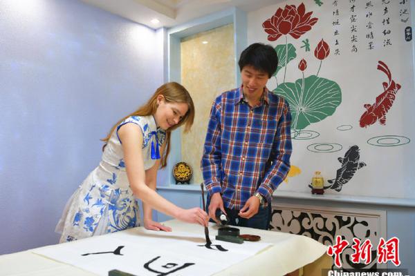 一屋暗燈TXT免費(fèi)下載