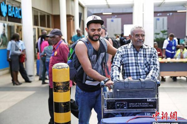 桌邊by雪莉免費(fèi)閱讀